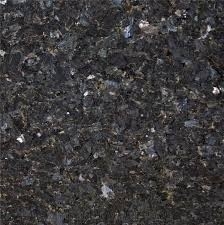 脳天のツボを推している様子